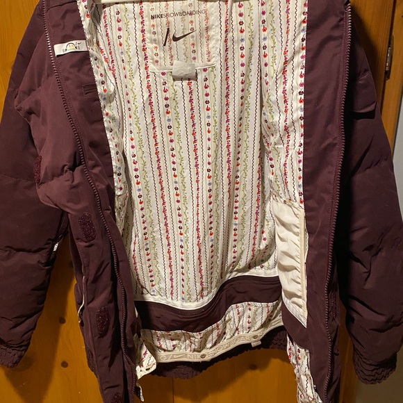 ✨Nike Snowboarding Down Jacket✨ - Picture 3 of 7